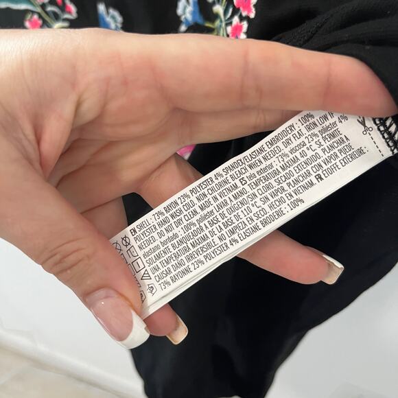 Forever 21 Black Floral Embroidery Bodysuit Size 3X - Picture 5 of 6